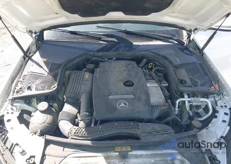 2016 Mercedes-Benz C 300 4Matic z USA, uszkodzony, nr VIN 55SWF4KB9GU146647